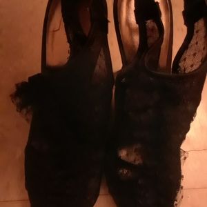 Woman shoes,black lace size 9